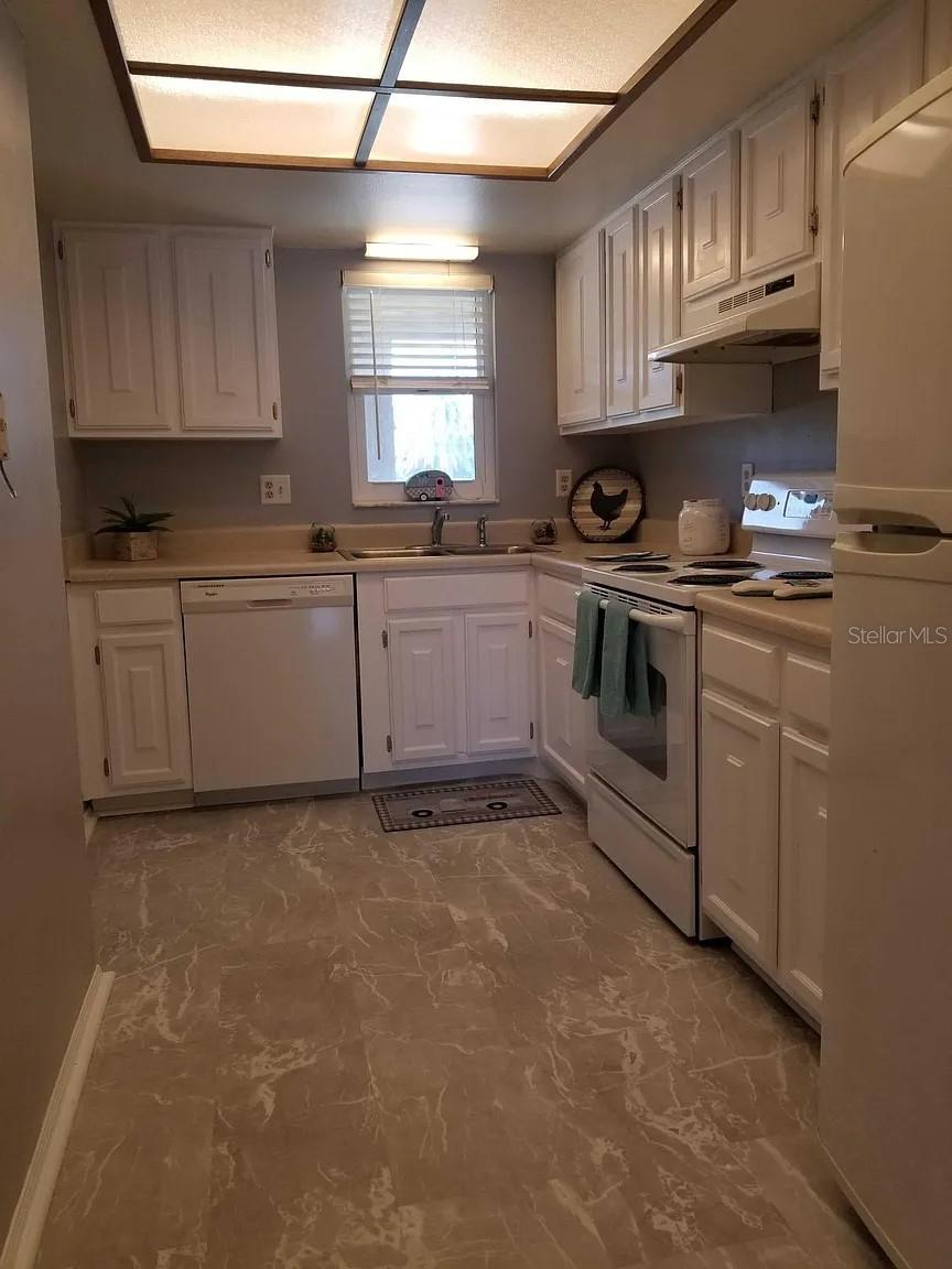 Image 4 of 20 For 9700 Starkey Road 223