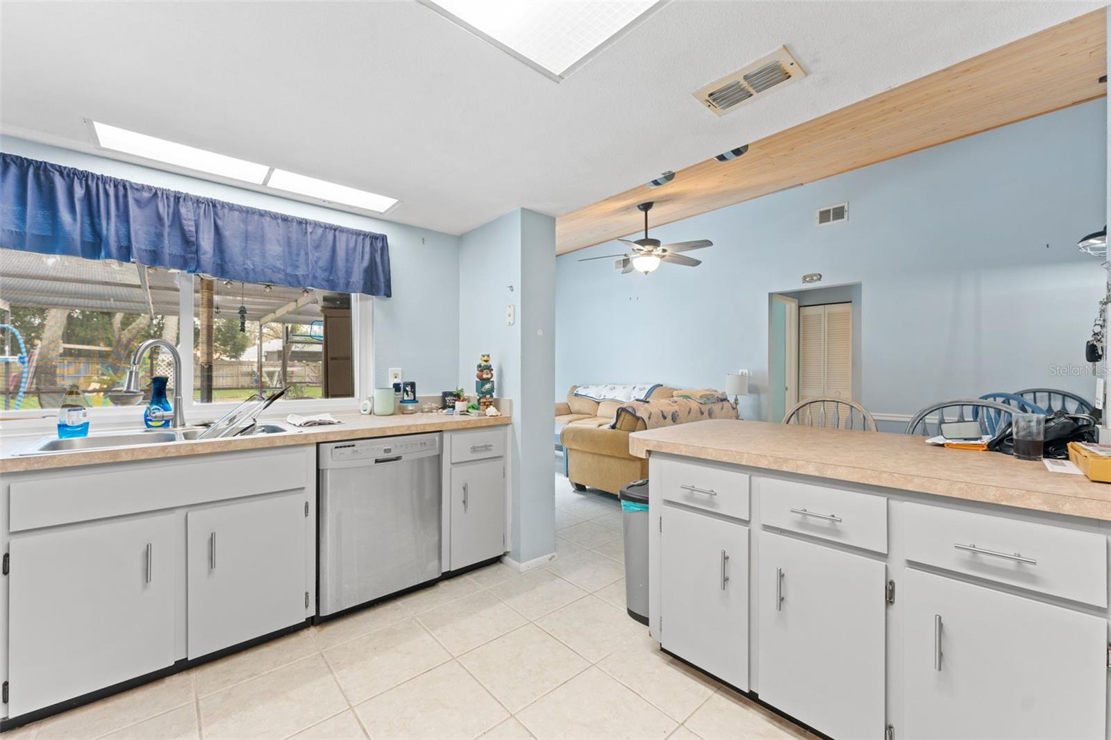 Image 11 of 41 For 7264 Staghorn Drive