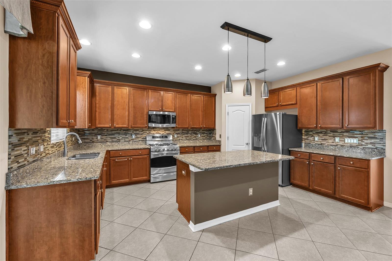 Image 11 of 39 For 2212 Valterra Vista Way