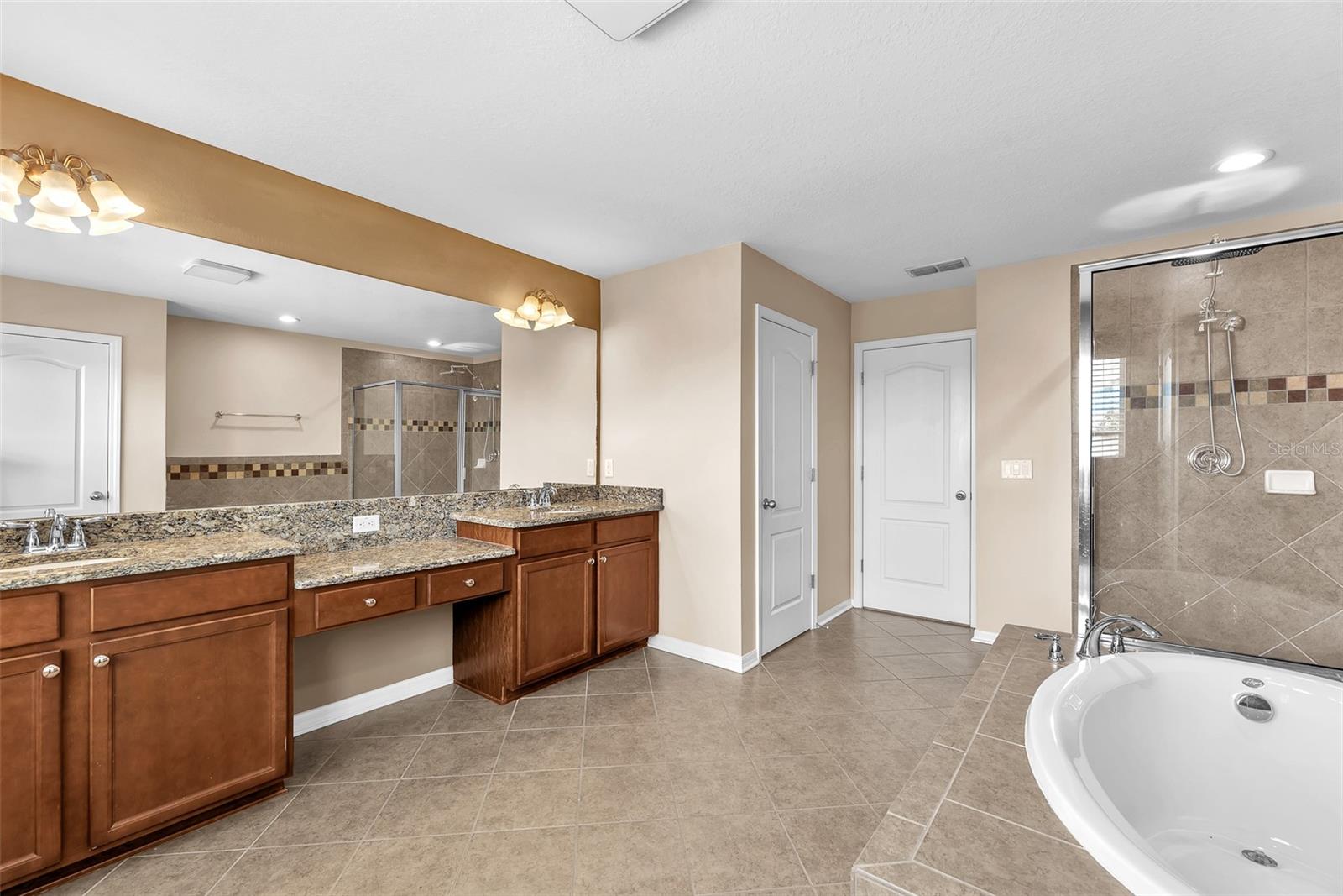 Image 20 of 39 For 2212 Valterra Vista Way