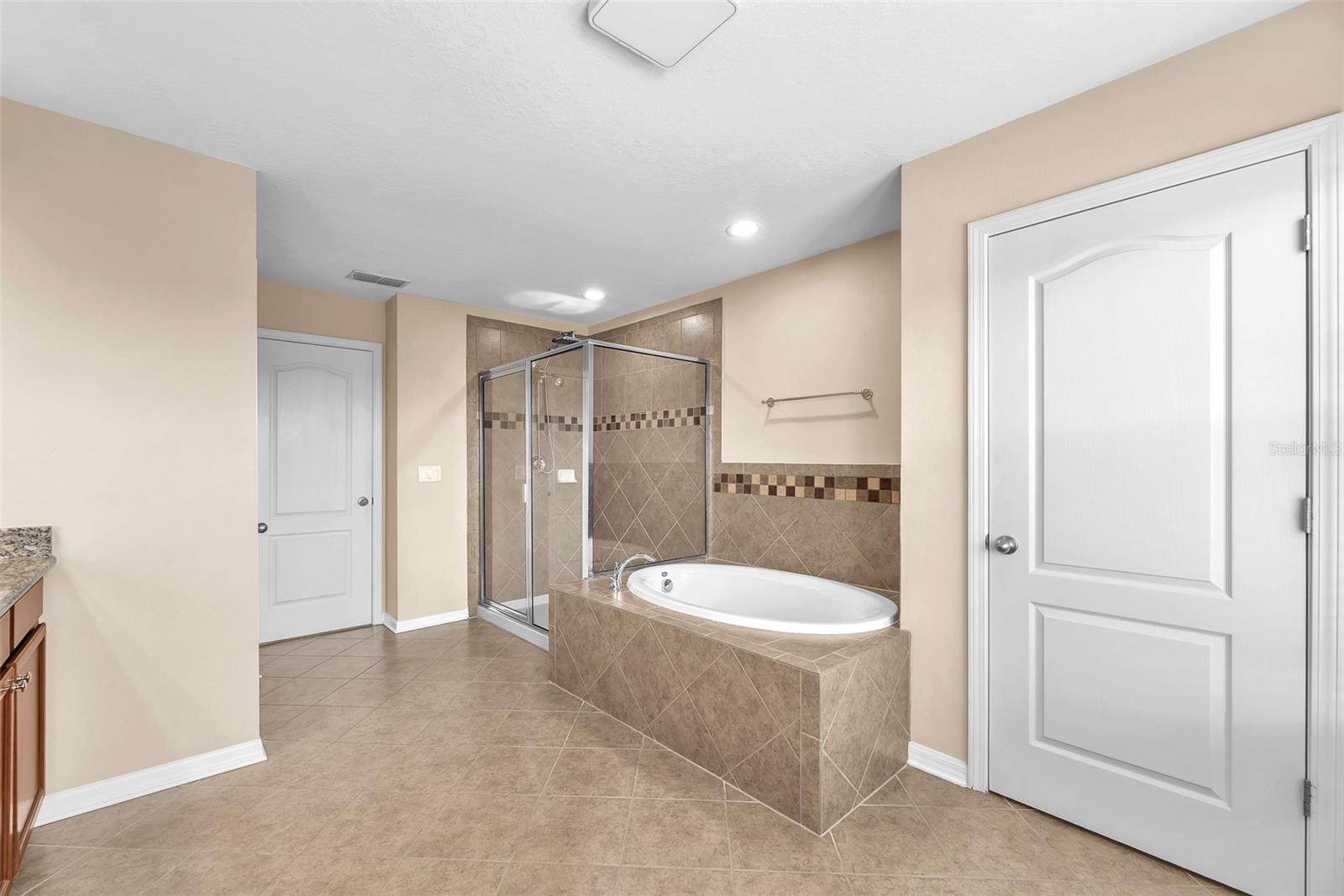 Image 23 of 39 For 2212 Valterra Vista Way