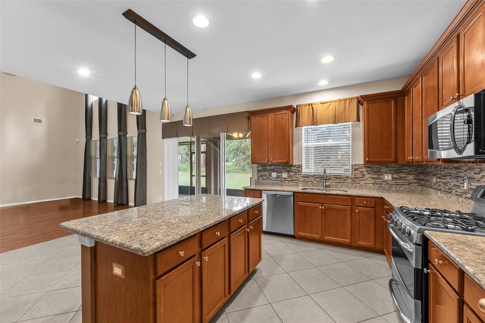 Image 3 of 39 For 2212 Valterra Vista Way