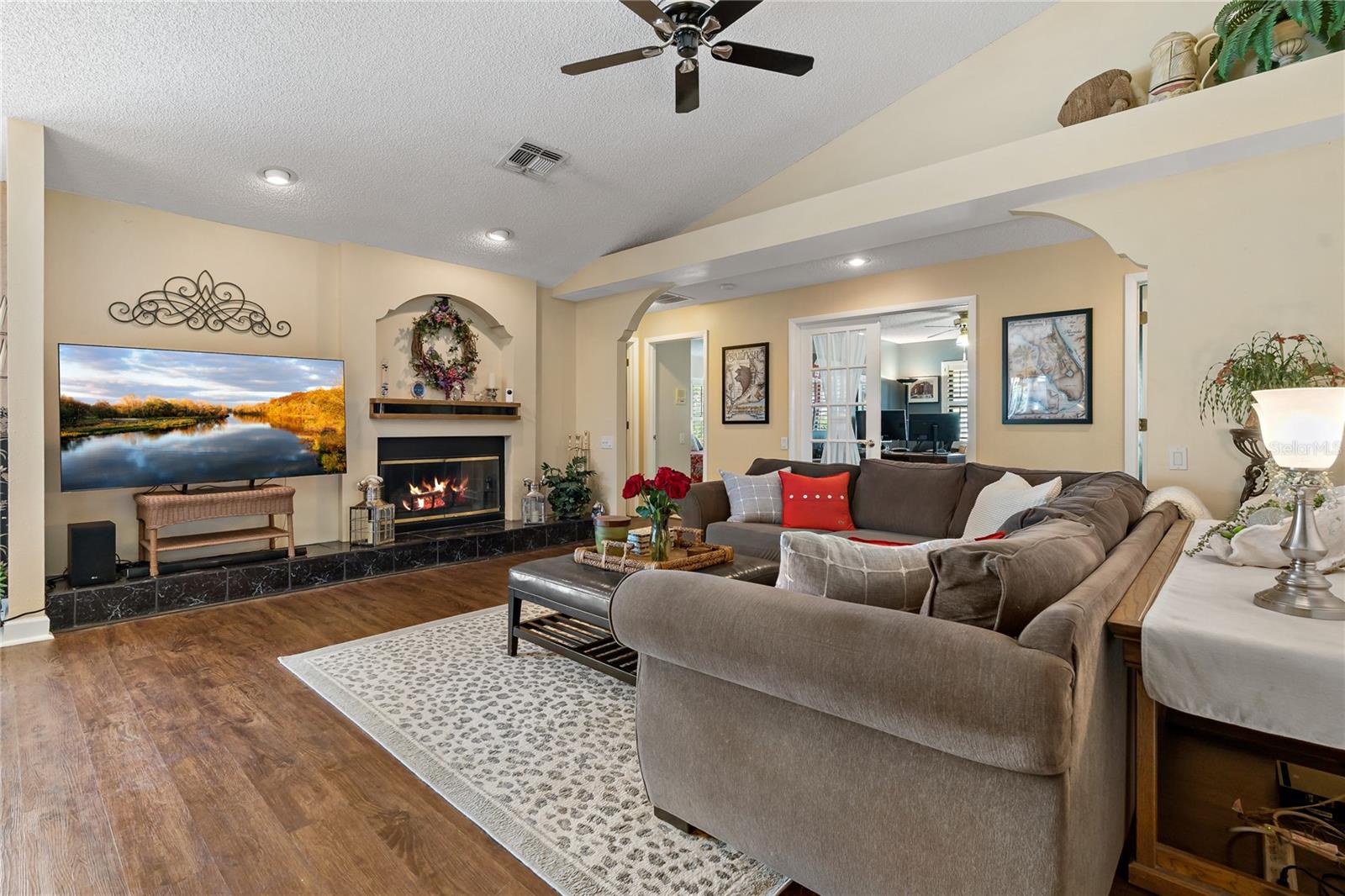 Image 17 of 61 For 778 Centerwood Drive