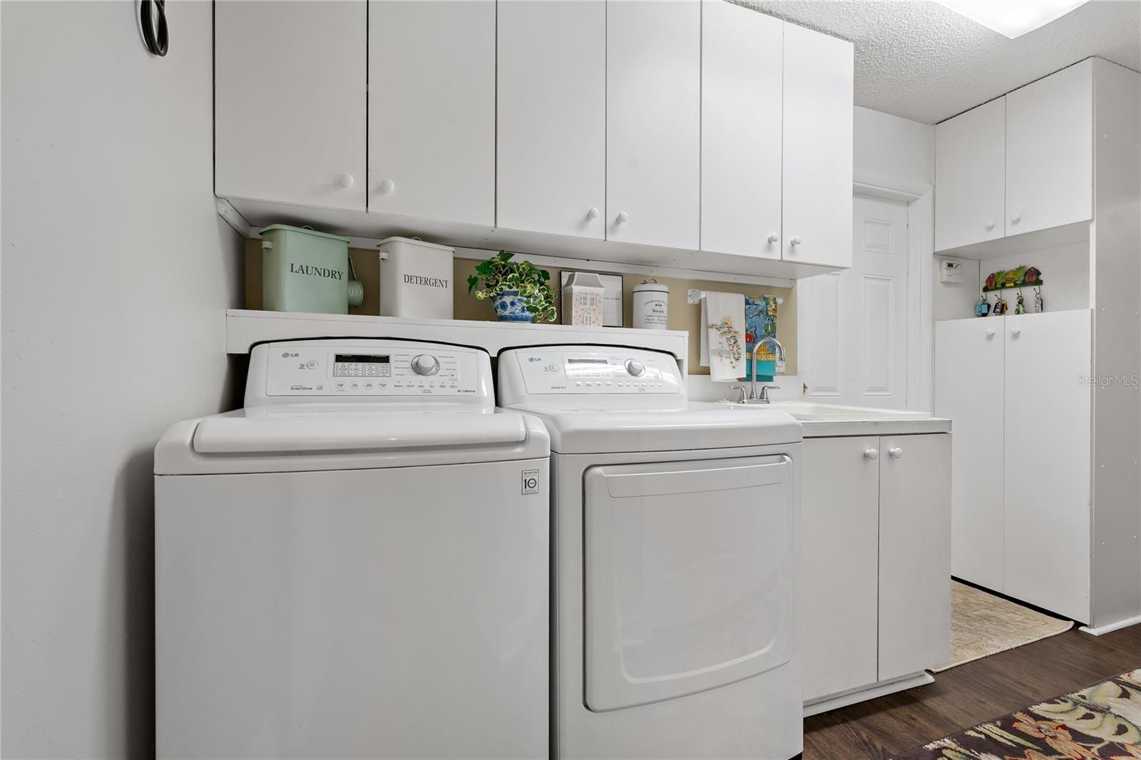 Image 40 of 61 For 778 Centerwood Drive