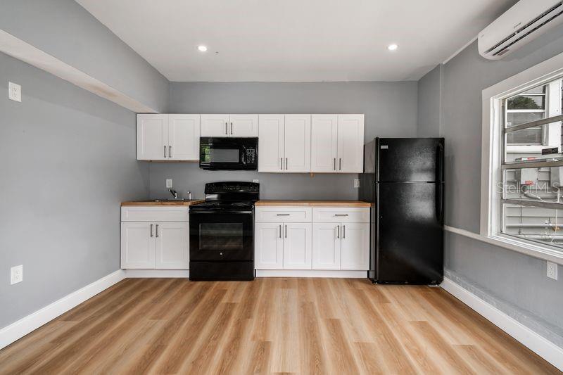 Image 3 of 14 For 1616 13th Street S B