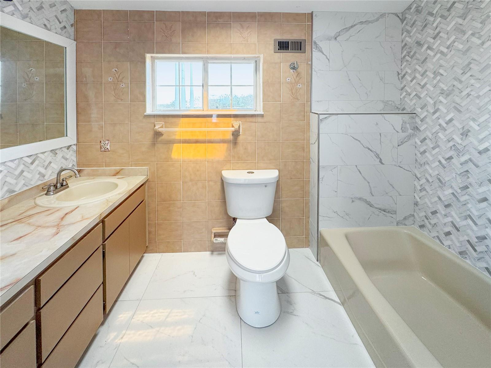 Image 18 of 48 For 9903 Bay Drive
