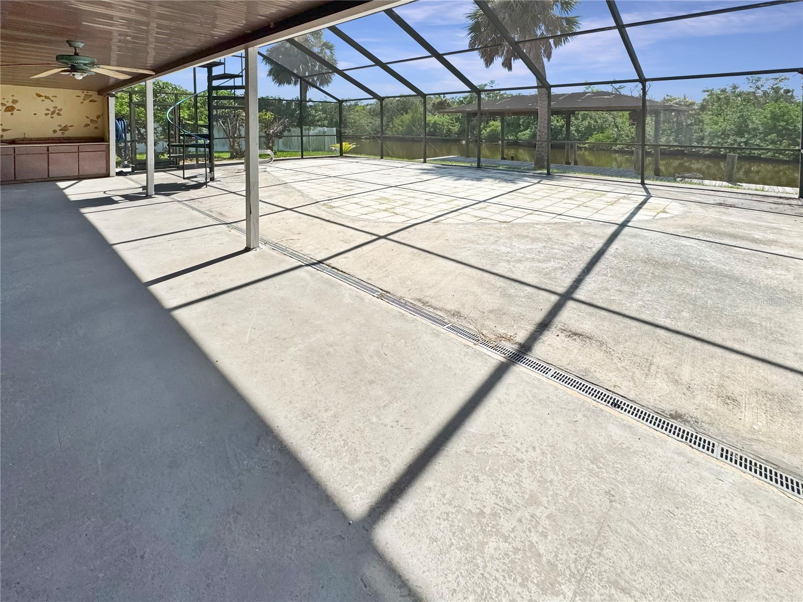 Image 37 of 48 For 9903 Bay Drive