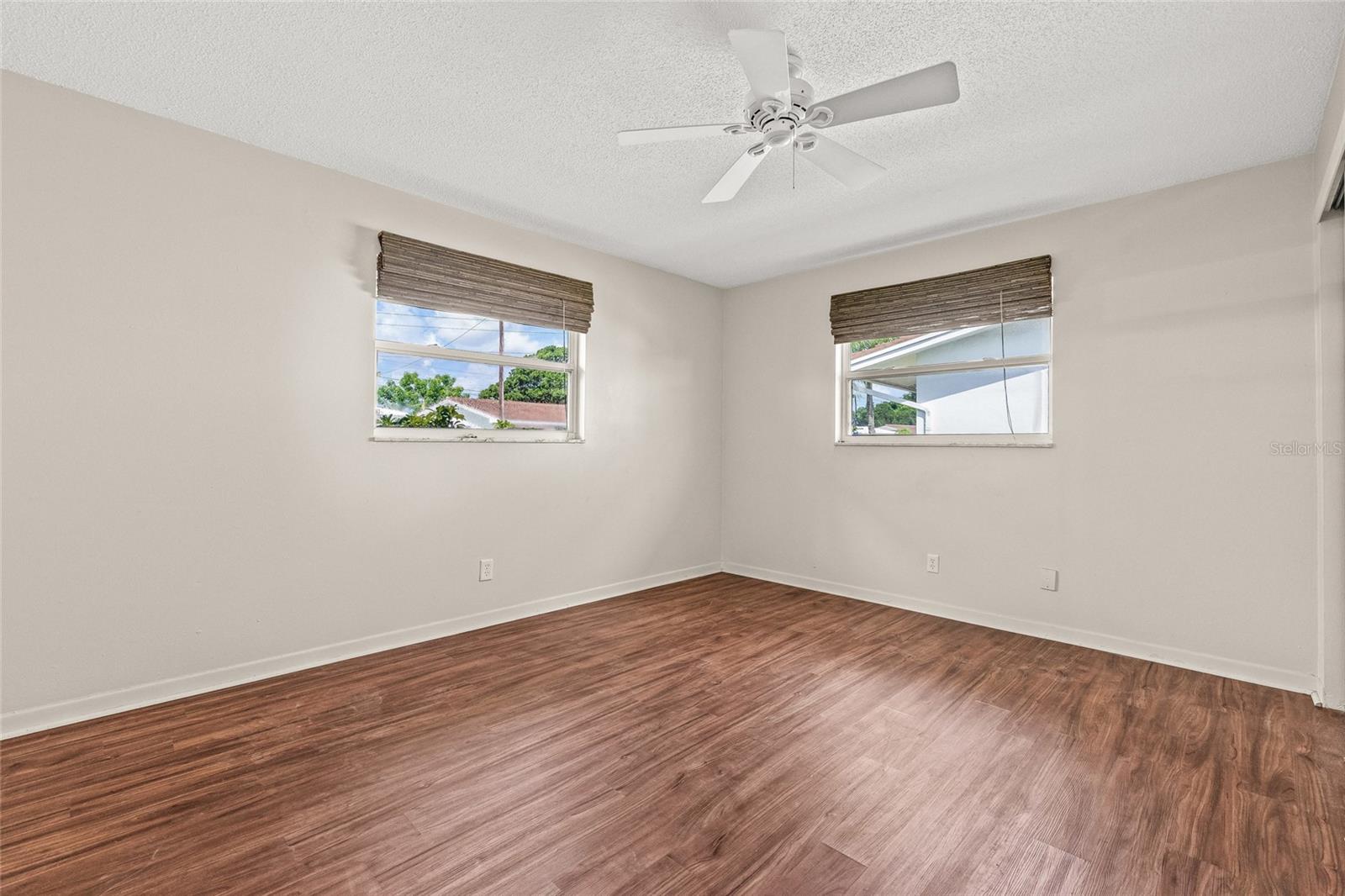 Image 14 of 36 For 9817 40th Street N
