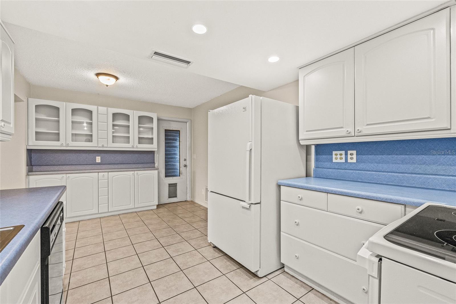 Image 20 of 36 For 9817 40th Street N