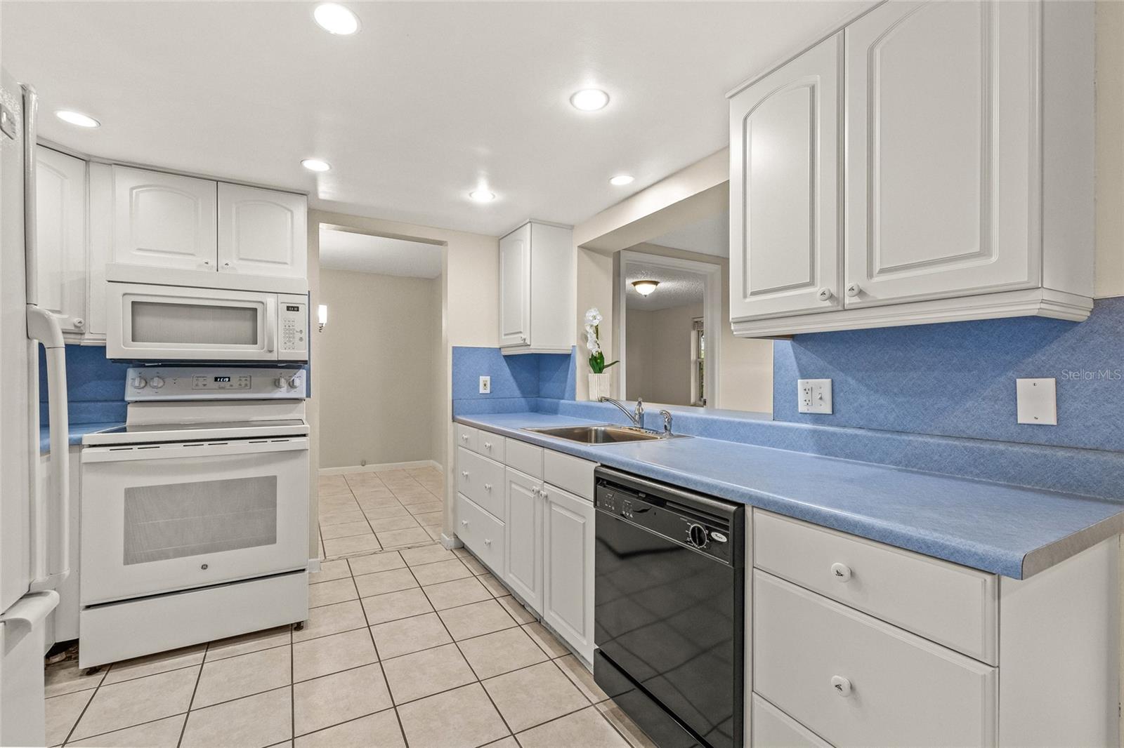 Image 22 of 36 For 9817 40th Street N