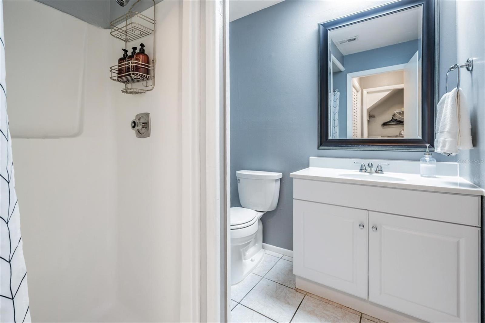 Listing photo id 14 for 14631 Lake Forest Drive