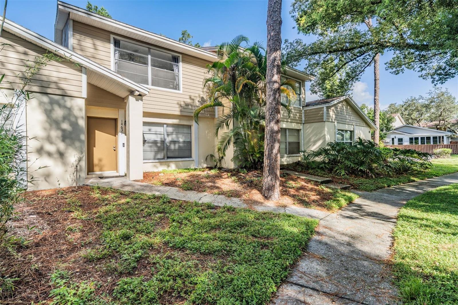 Listing photo id 0 for 14631 Lake Forest Drive