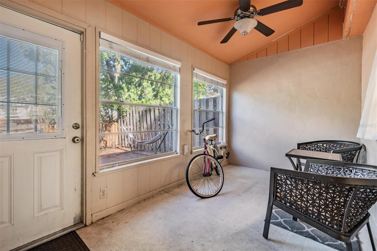 Listing photo id 23 for 14631 Lake Forest Drive