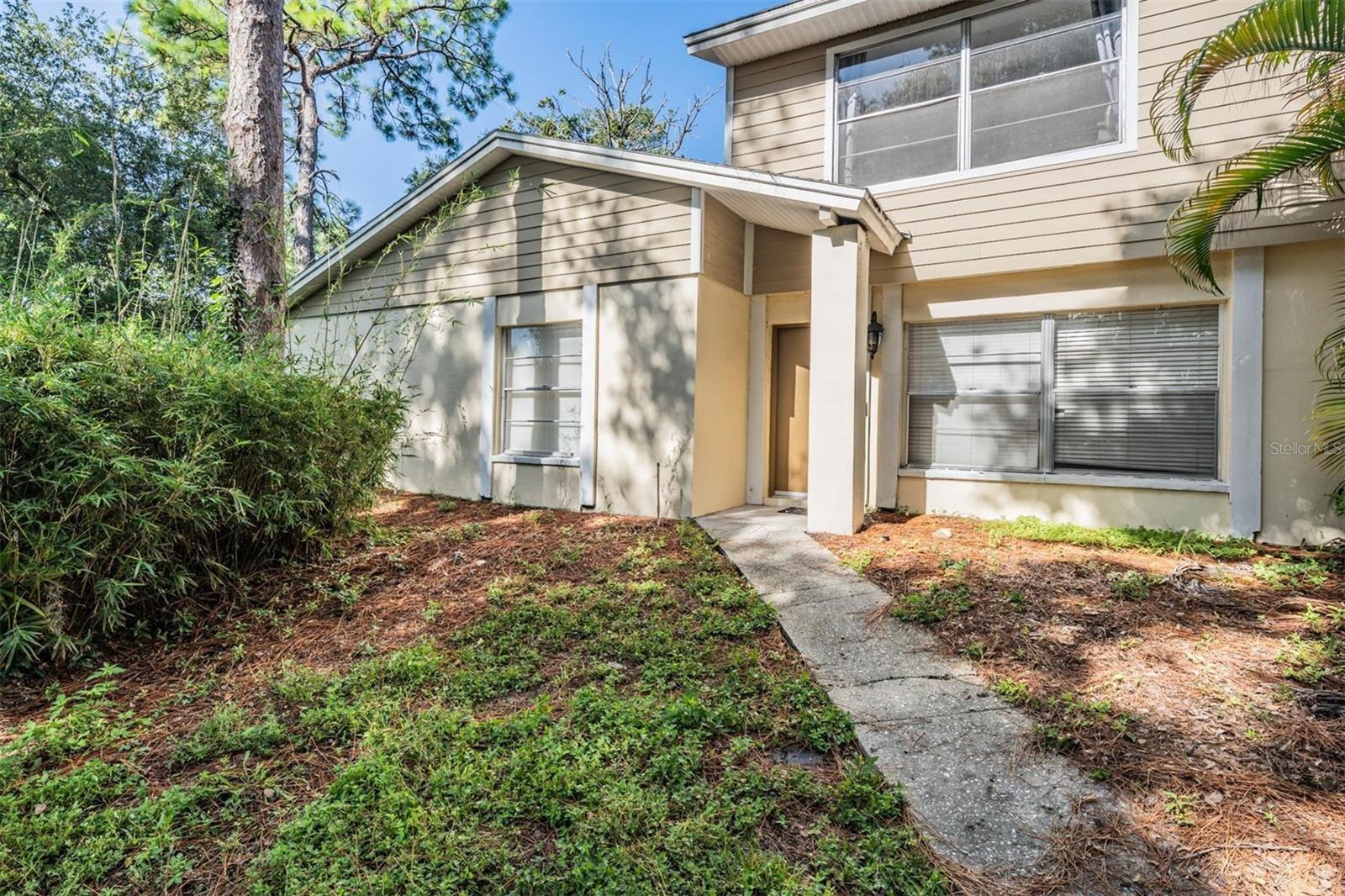 Listing photo id 1 for 14631 Lake Forest Drive