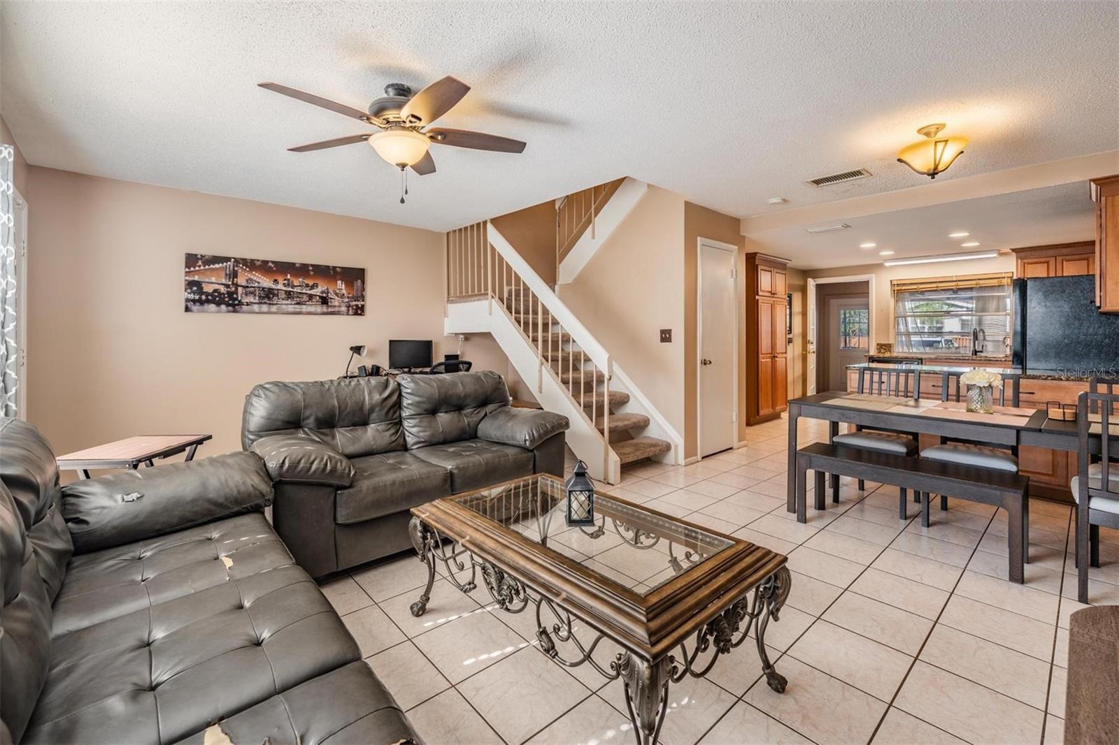 Listing photo id 4 for 14631 Lake Forest Drive