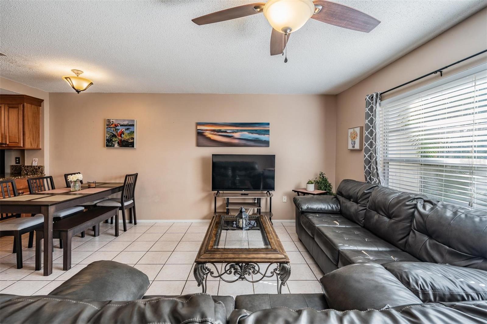 Listing photo id 5 for 14631 Lake Forest Drive