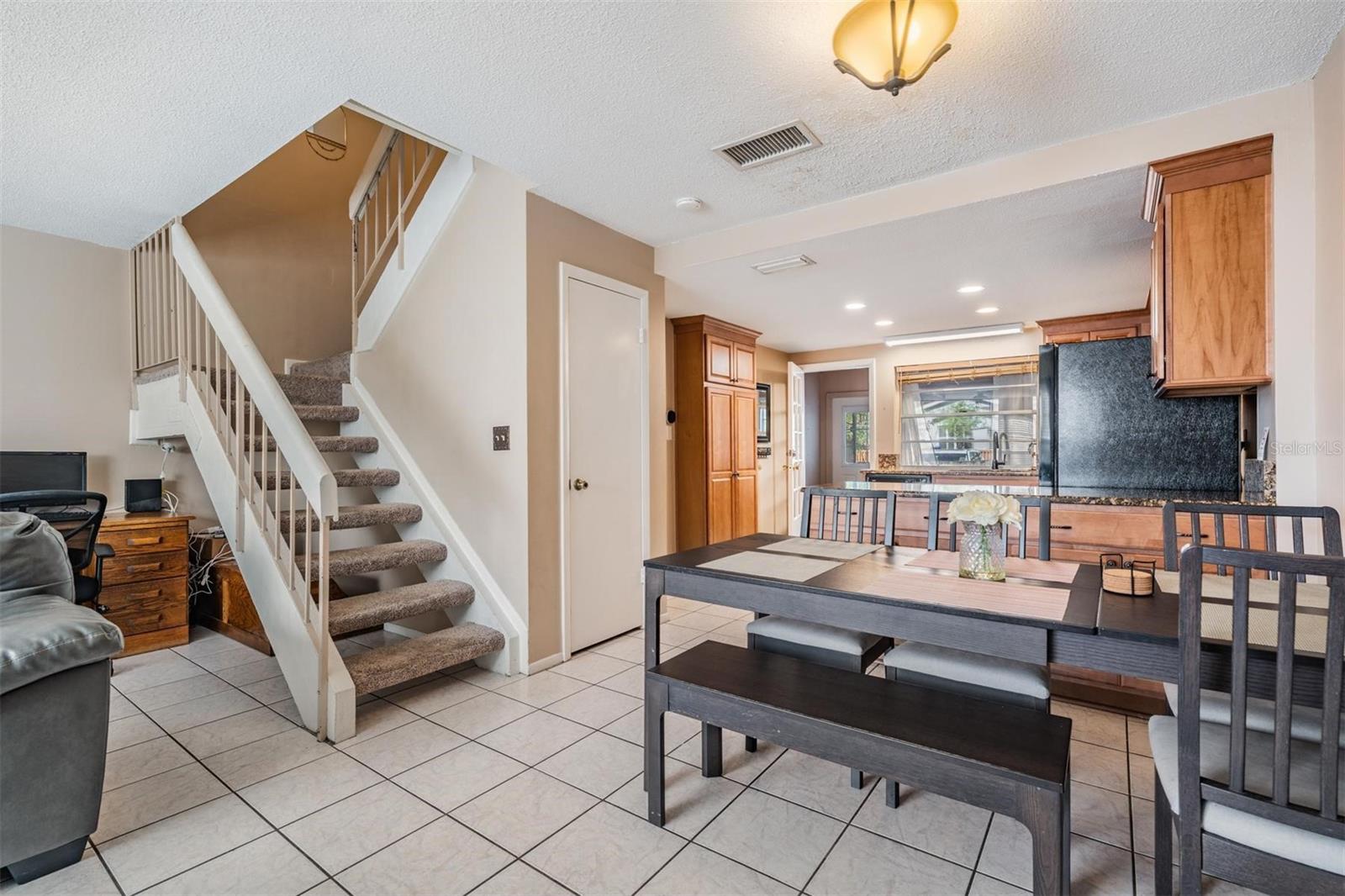 Listing photo id 6 for 14631 Lake Forest Drive