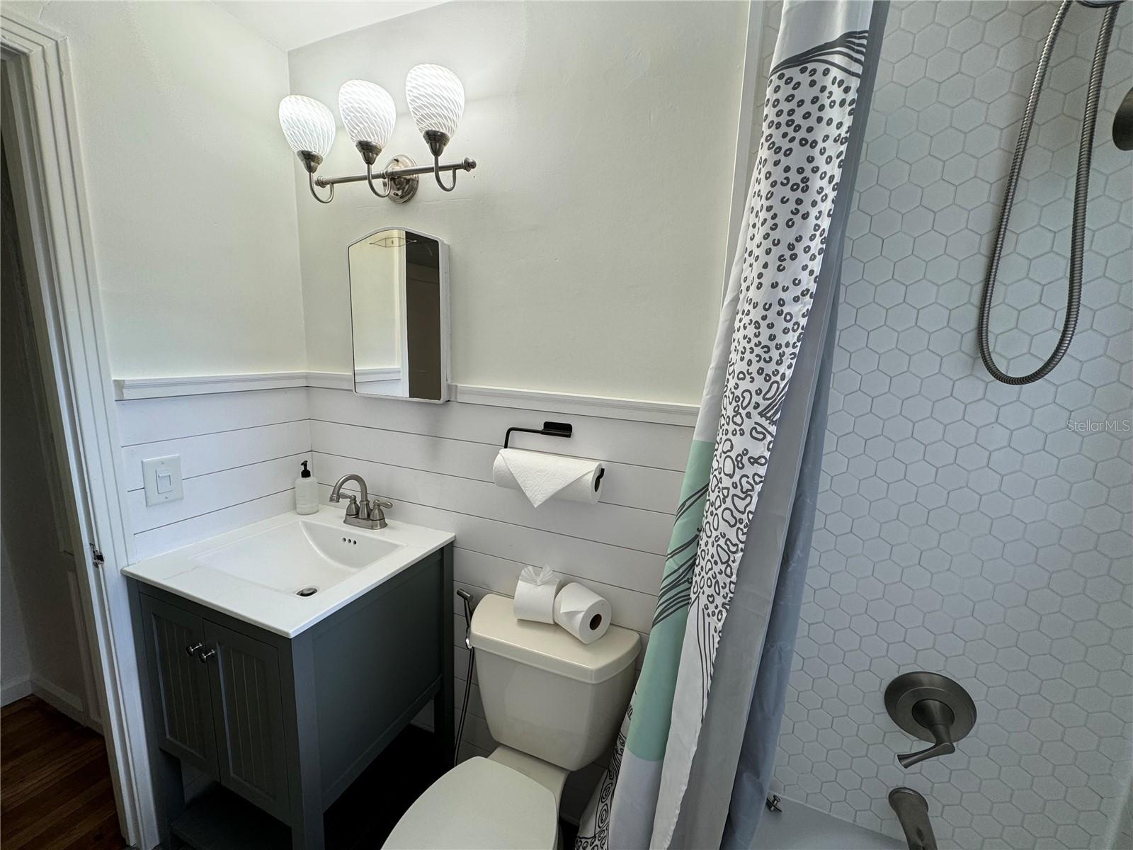 Image 15 of 22 For 4108 10th Avenue N