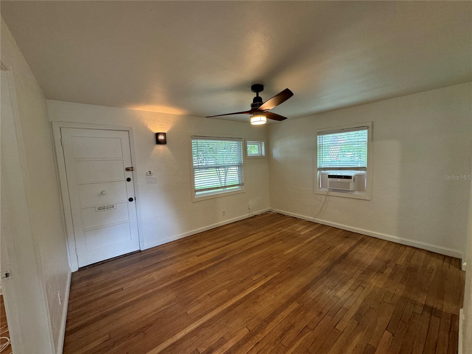 Image 3 of 22 For 4108 10th Avenue N
