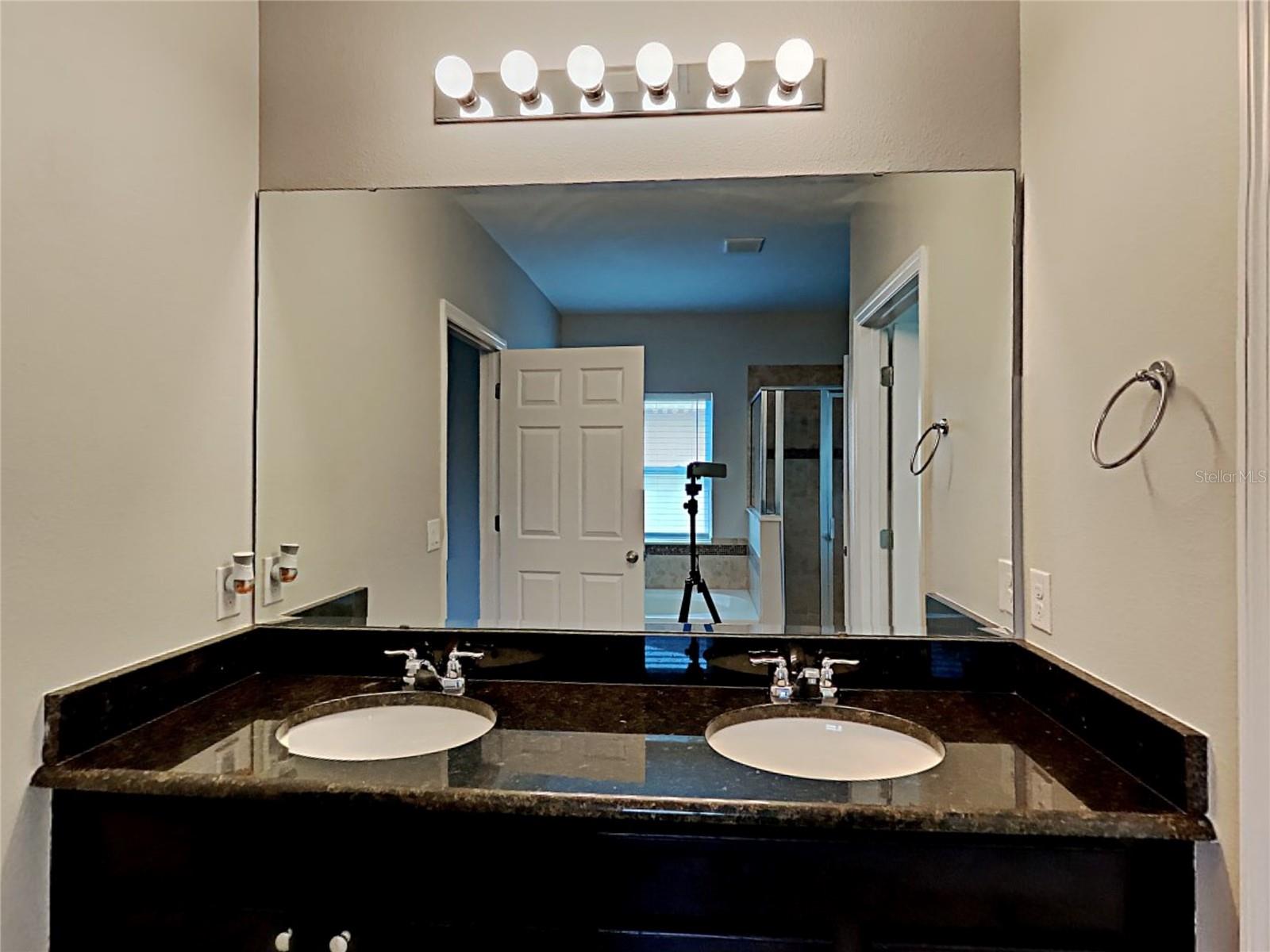 Image 20 of 22 For 303 Salamanca Road