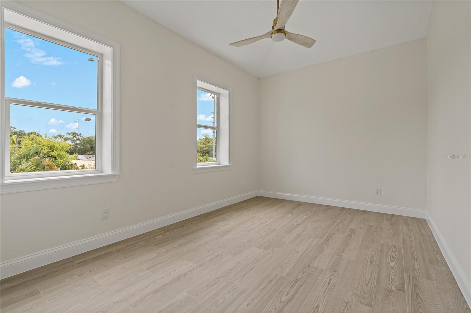 Image 25 of 41 For 1348 San Christopher Drive 3