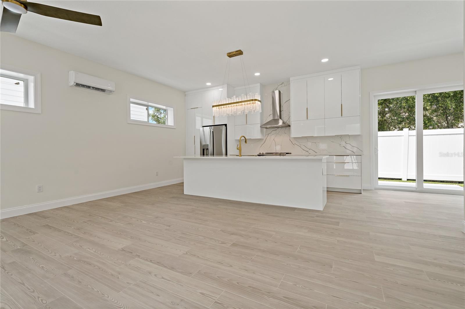 Image 4 of 41 For 1348 San Christopher Drive 3