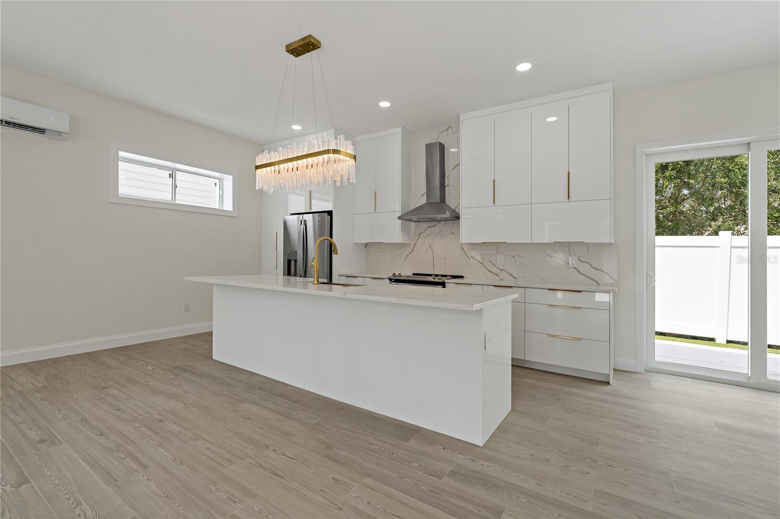 Image 5 of 41 For 1348 San Christopher Drive 3
