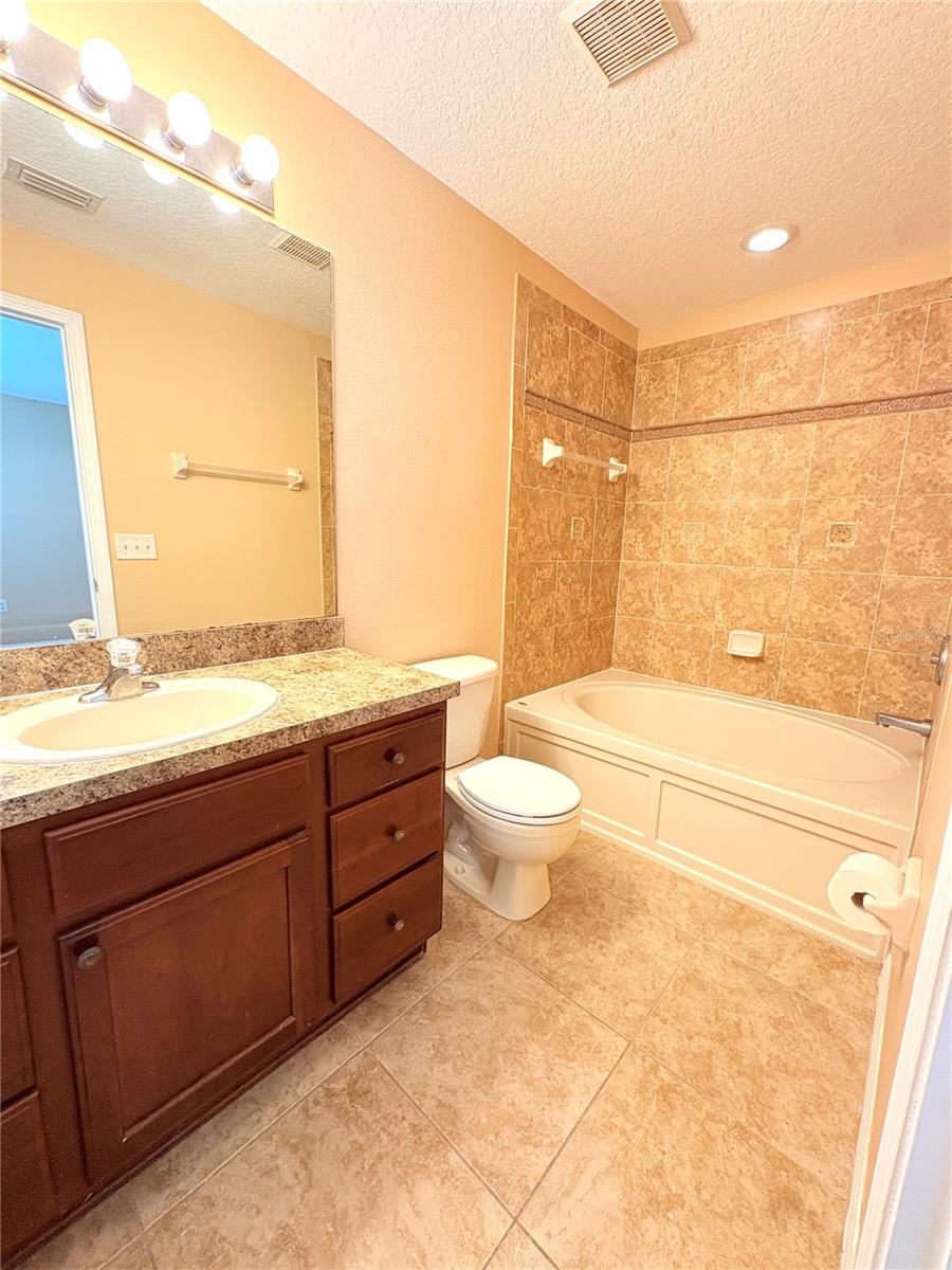 Image 15 of 19 For 2425 Middleton Grove Drive