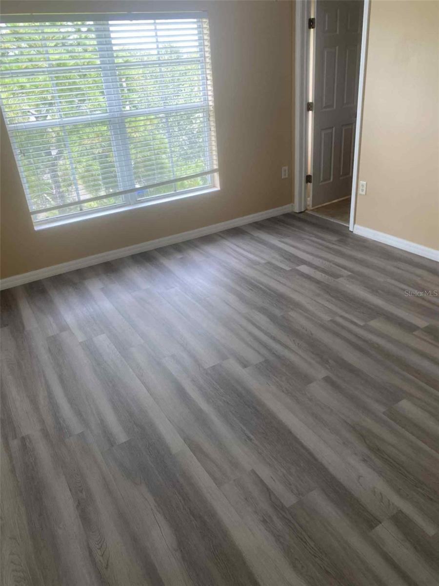 Image 4 of 19 For 2425 Middleton Grove Drive