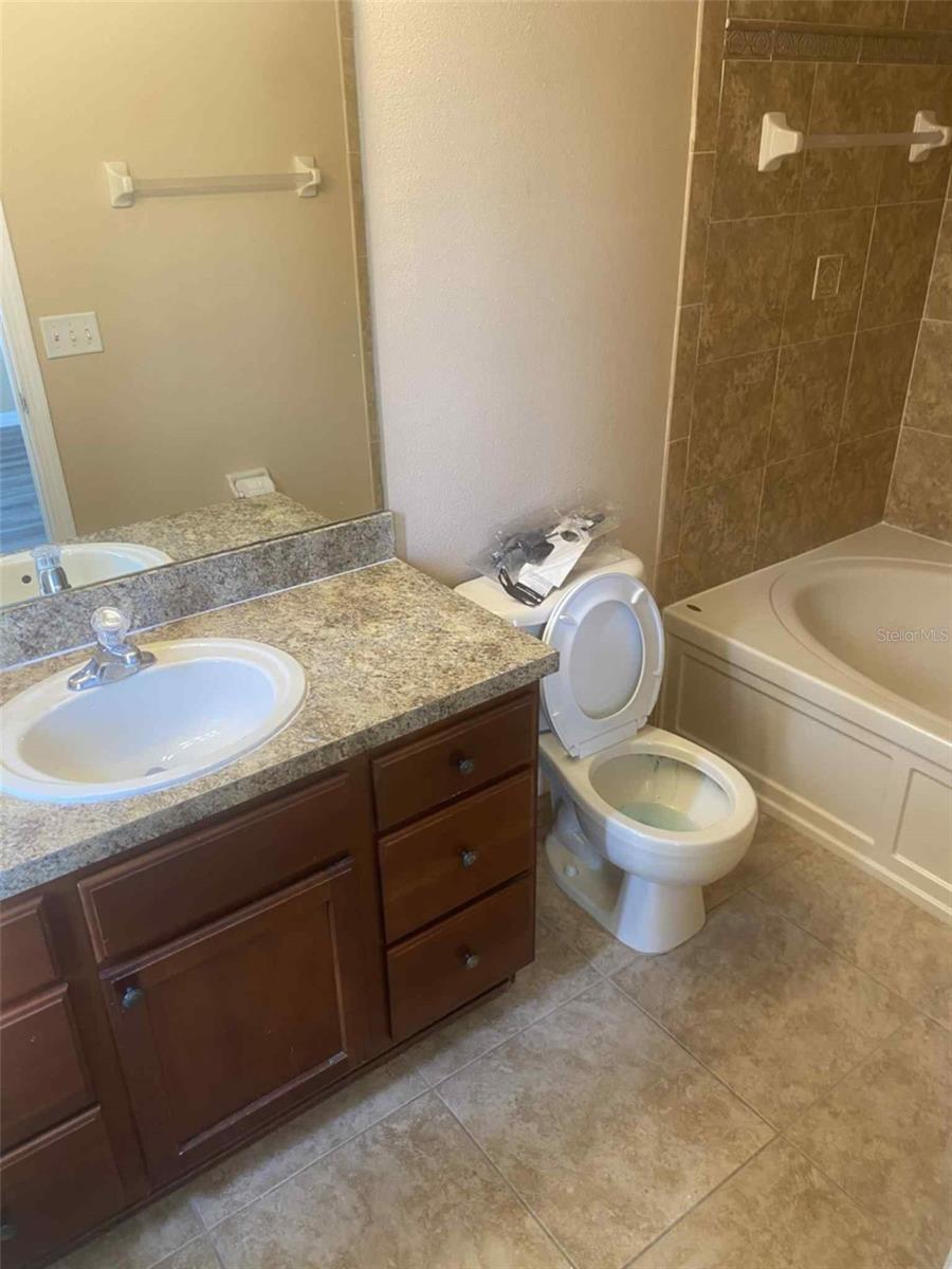 Image 6 of 19 For 2425 Middleton Grove Drive