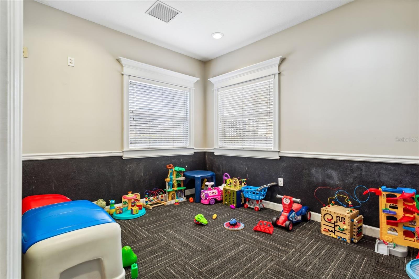 Image 23 of 31 For 5511 Legacy Crescent Place 201