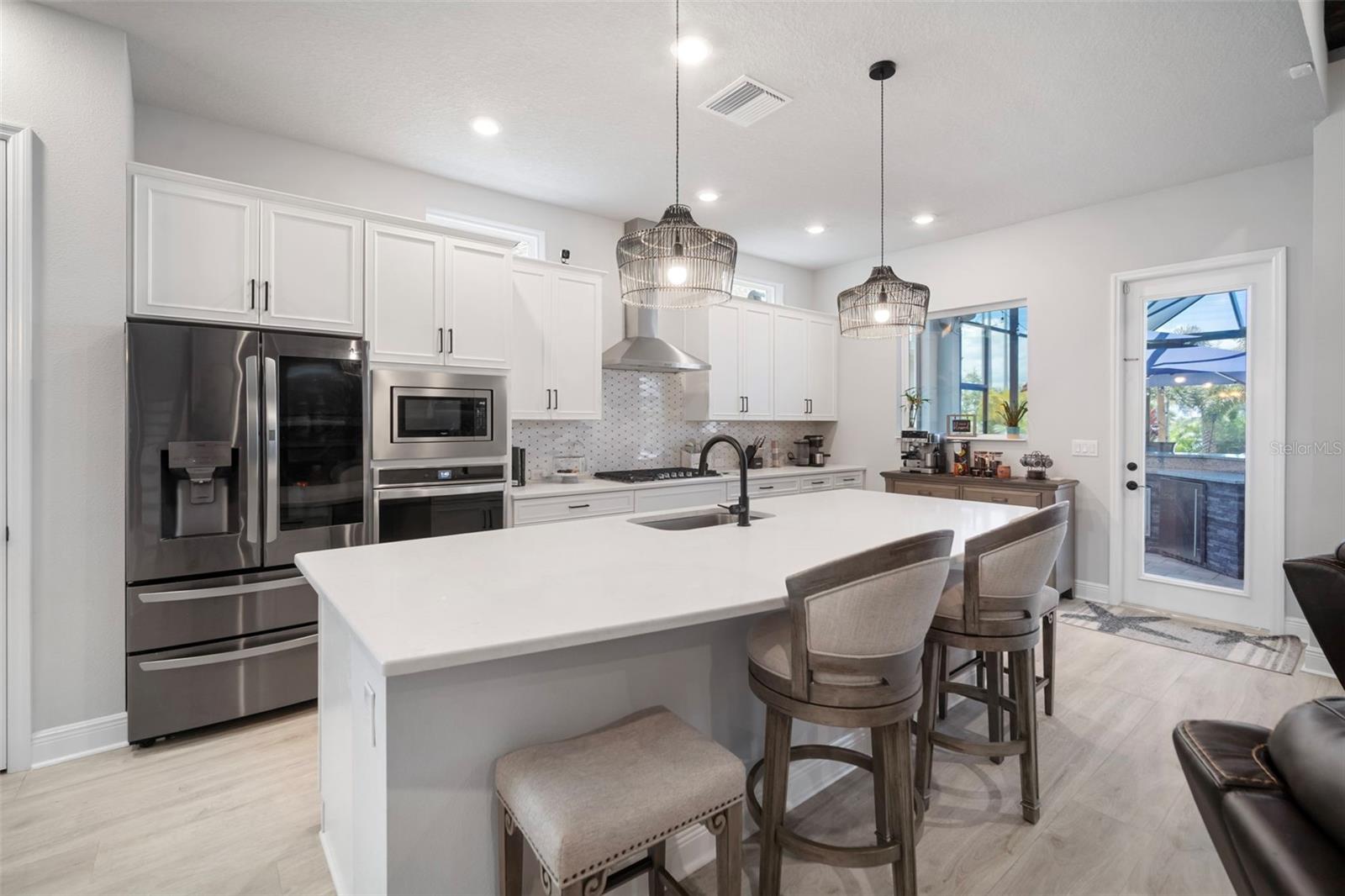 Listing photo id 21 for 5405 Del Coronado Drive