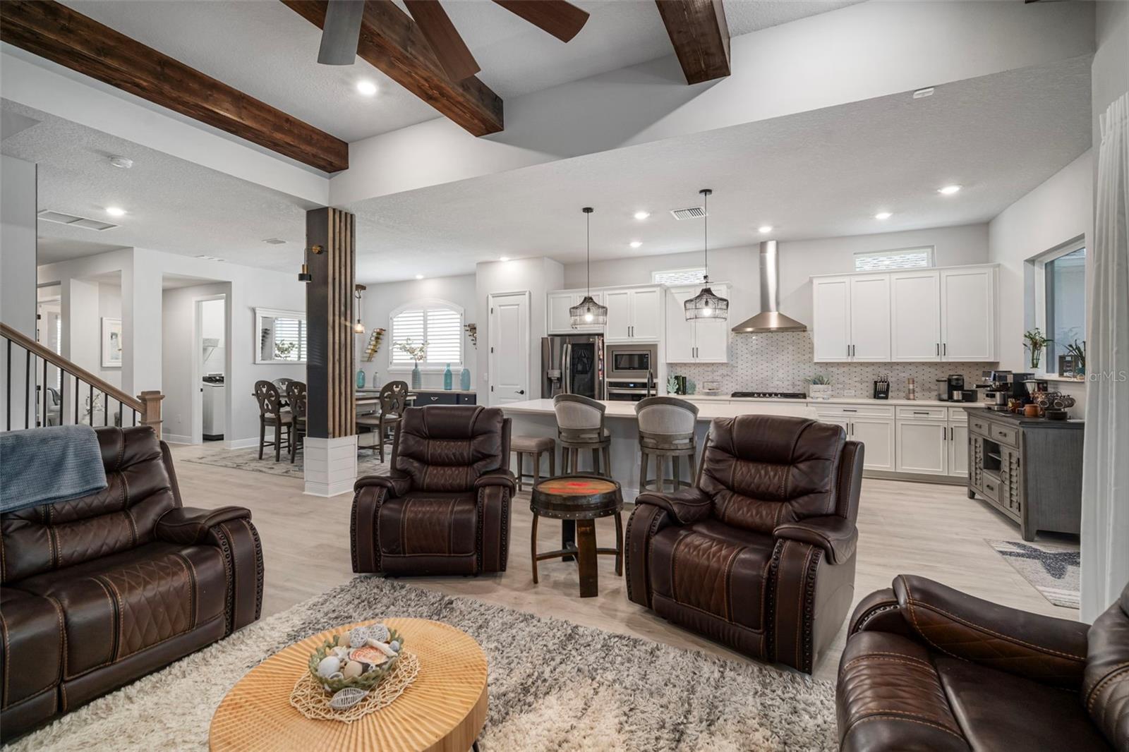 Listing photo id 31 for 5405 Del Coronado Drive
