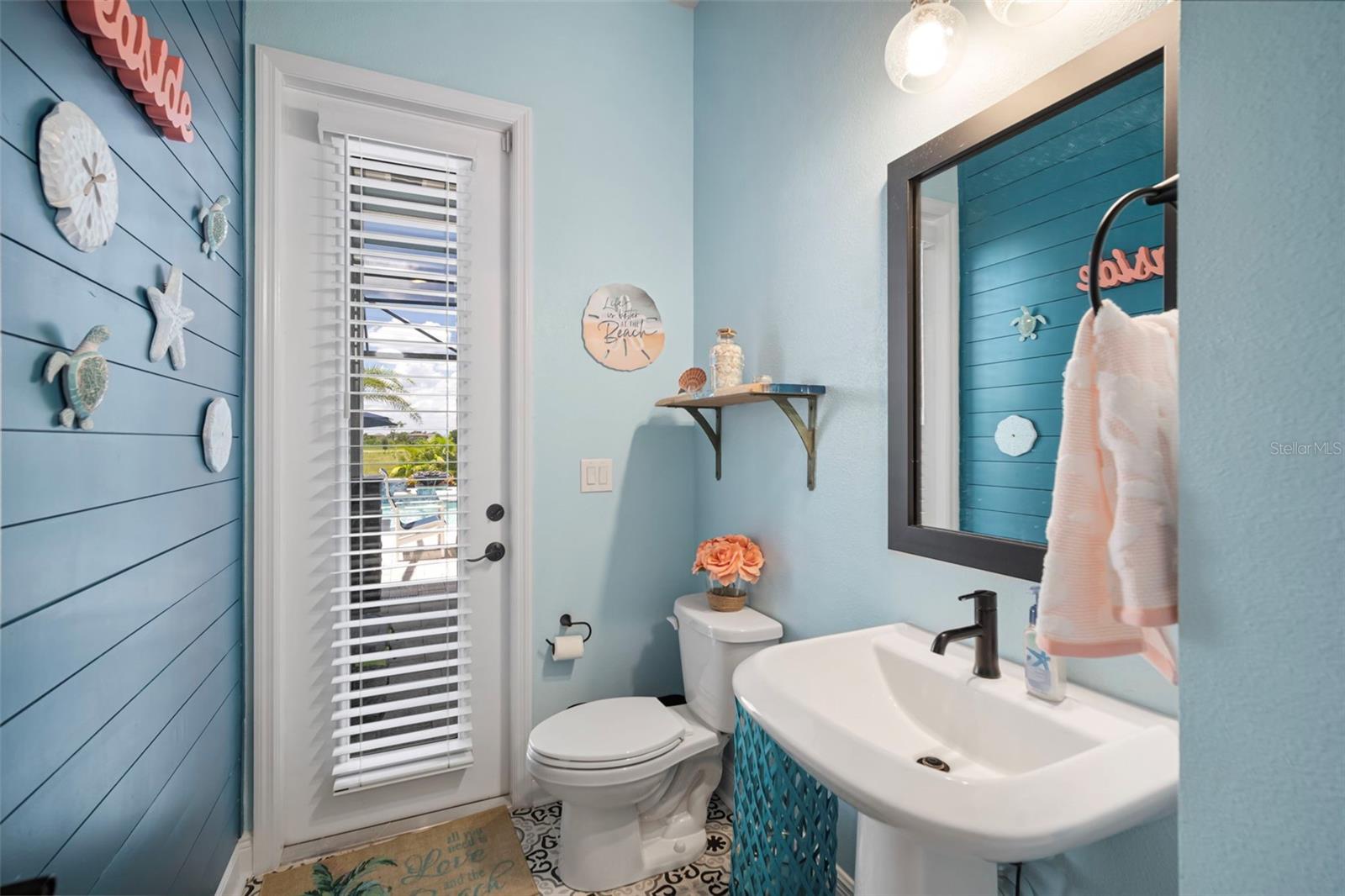 Listing photo id 33 for 5405 Del Coronado Drive