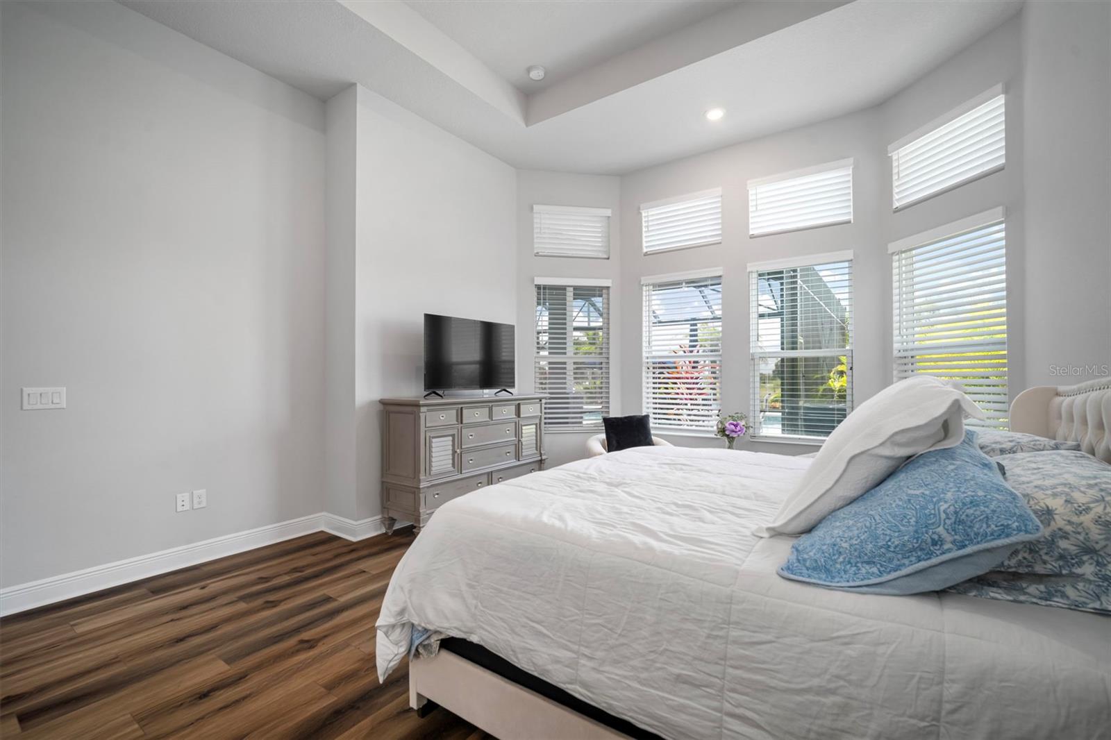 Listing photo id 36 for 5405 Del Coronado Drive