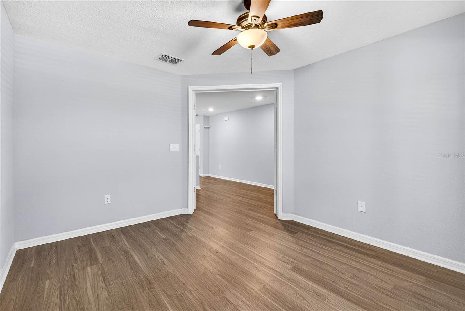 Image 25 of 61 For 411 Sunfish Drive