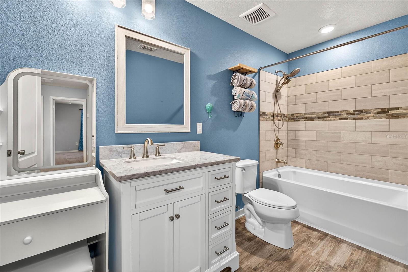 Image 49 of 61 For 411 Sunfish Drive