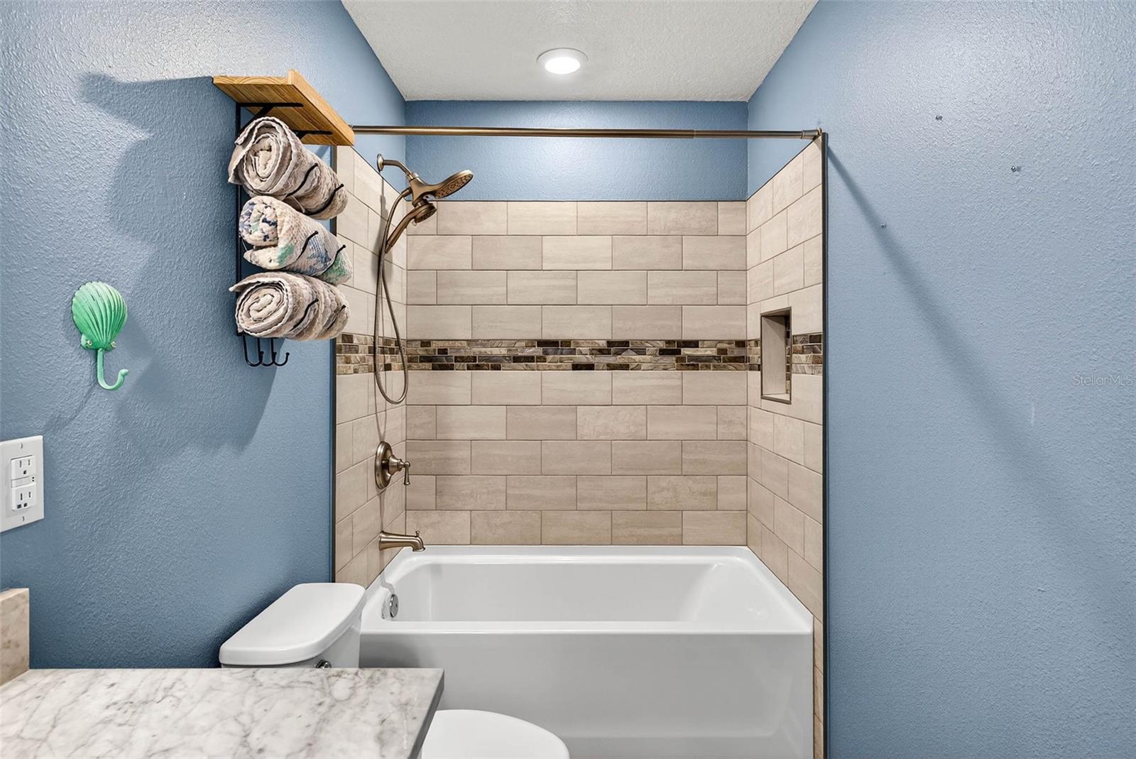 Image 50 of 61 For 411 Sunfish Drive
