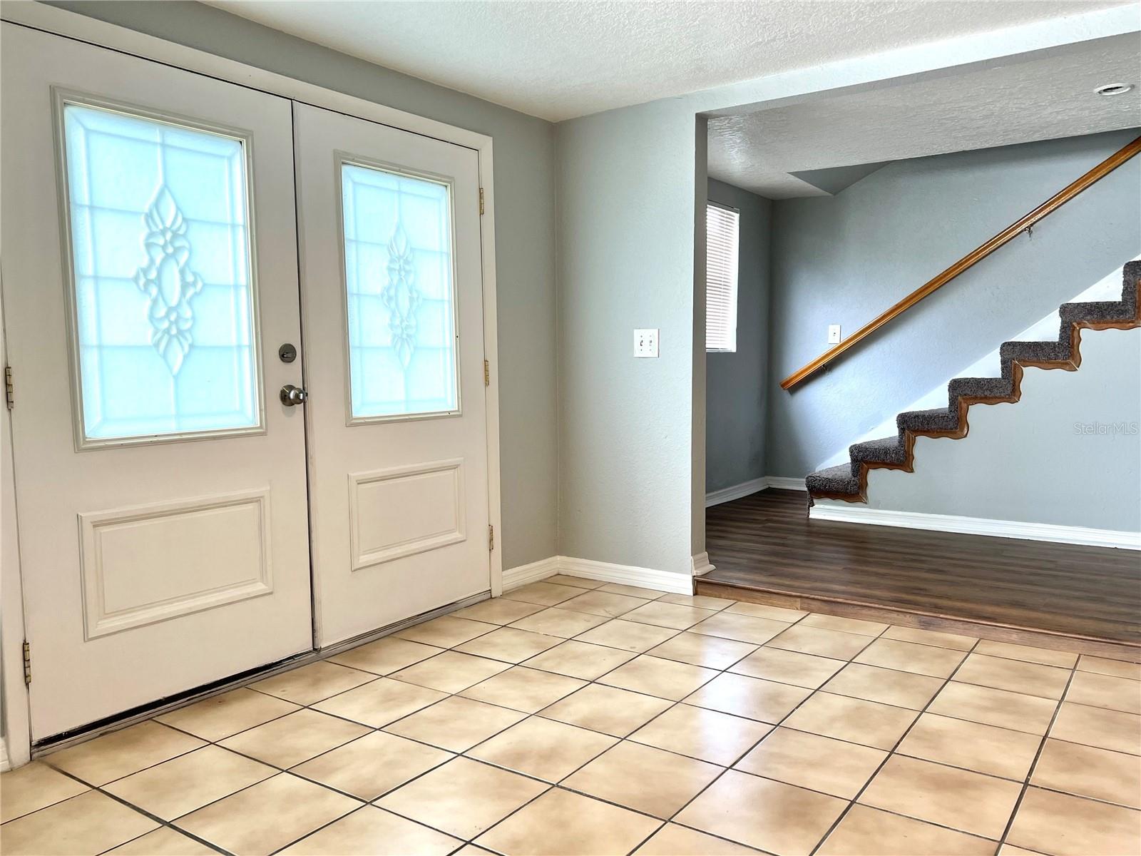 Image 3 of 17 For 305 Hanna Avenue