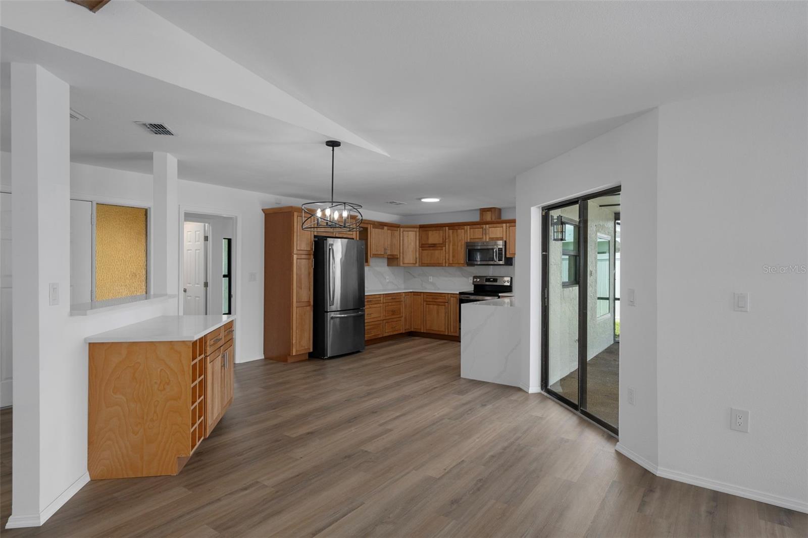 Image 15 of 51 For 9910 Island Harbor Drive