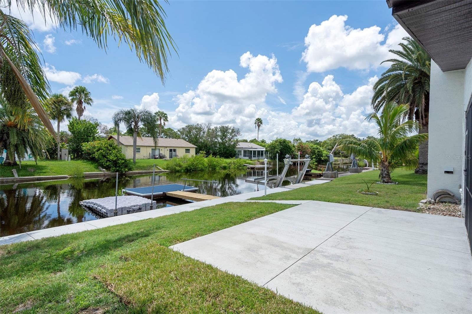 Image 38 of 51 For 9910 Island Harbor Drive
