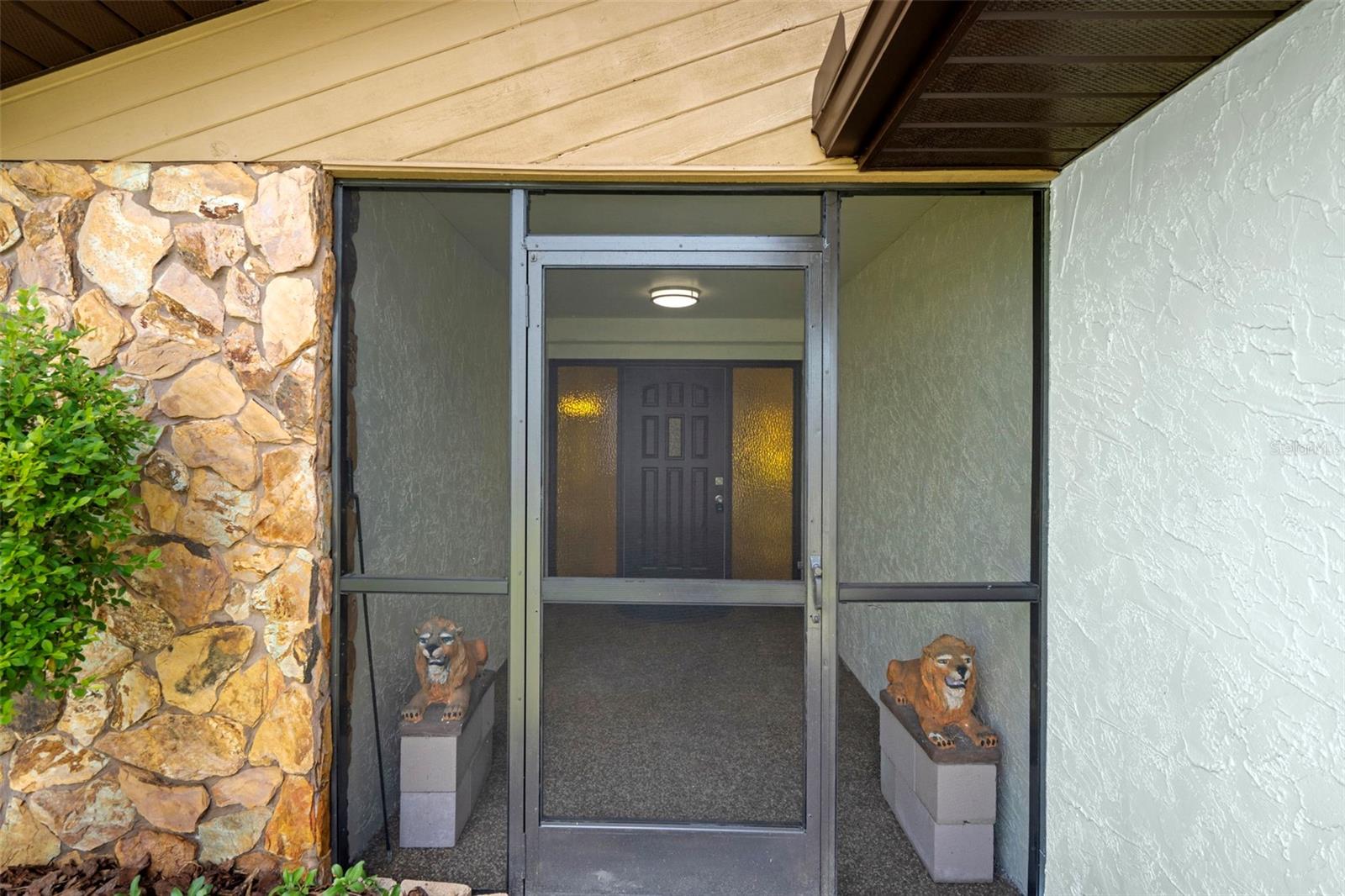 Image 4 of 51 For 9910 Island Harbor Drive