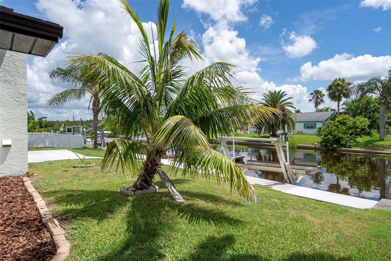 Image 41 of 51 For 9910 Island Harbor Drive