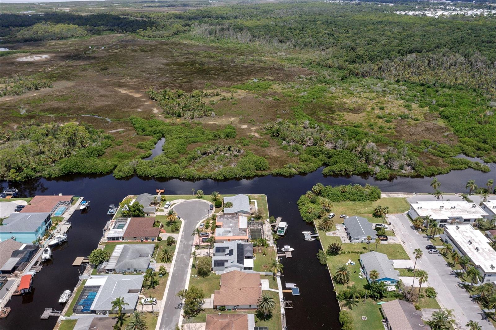 Image 42 of 51 For 9910 Island Harbor Drive