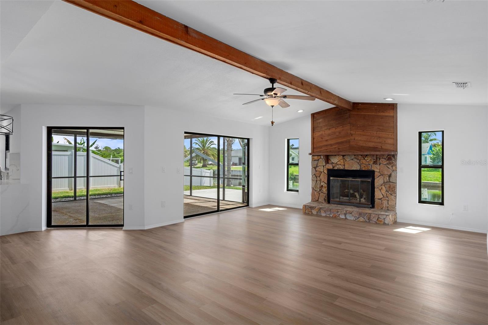 Image 8 of 51 For 9910 Island Harbor Drive