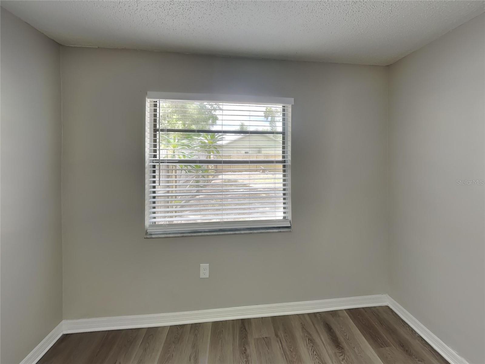 Image 13 of 17 For 2962 Woodpine Circle