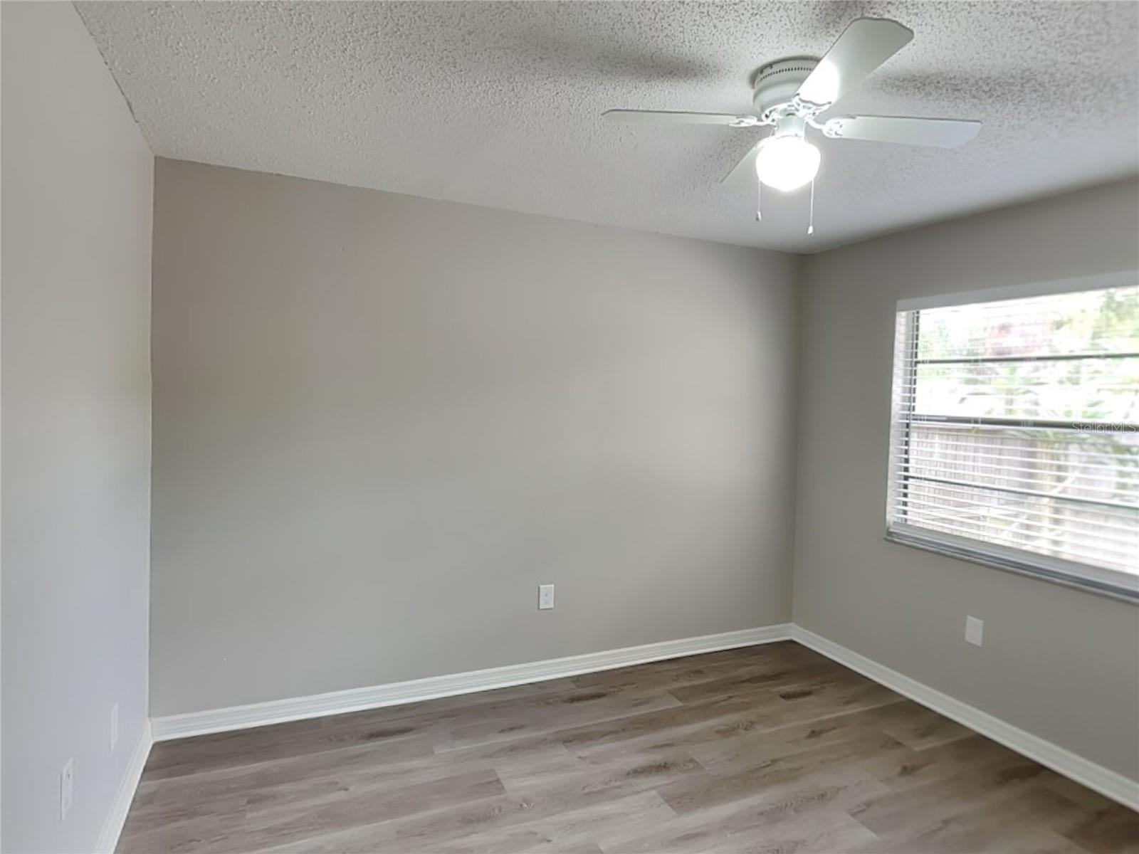 Image 14 of 17 For 2962 Woodpine Circle