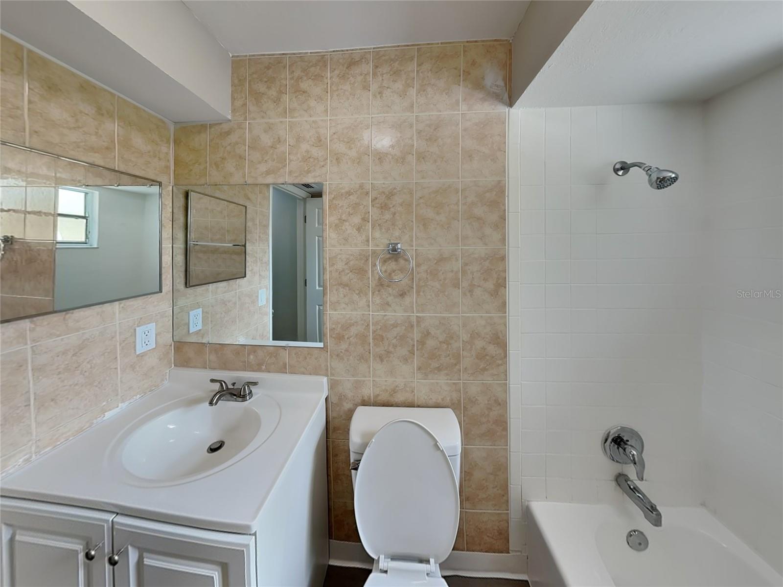 Image 16 of 17 For 2962 Woodpine Circle