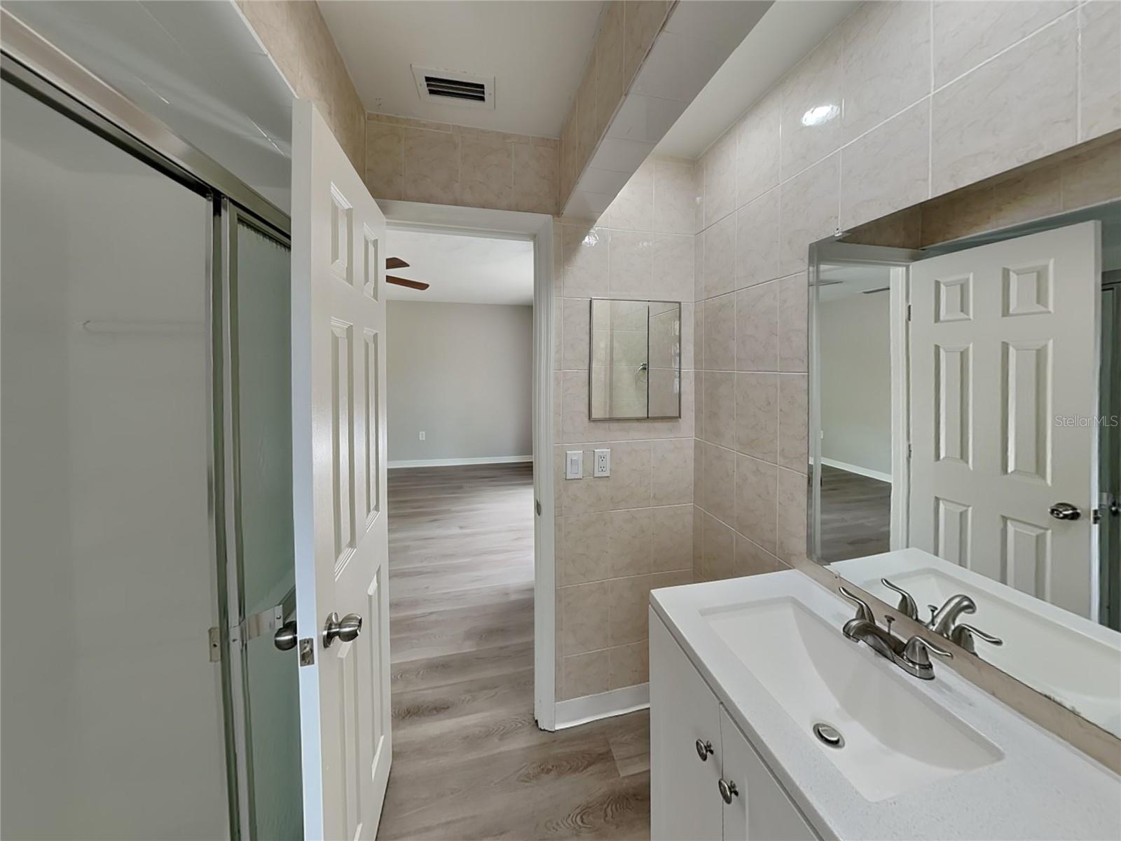 Image 8 of 17 For 2962 Woodpine Circle