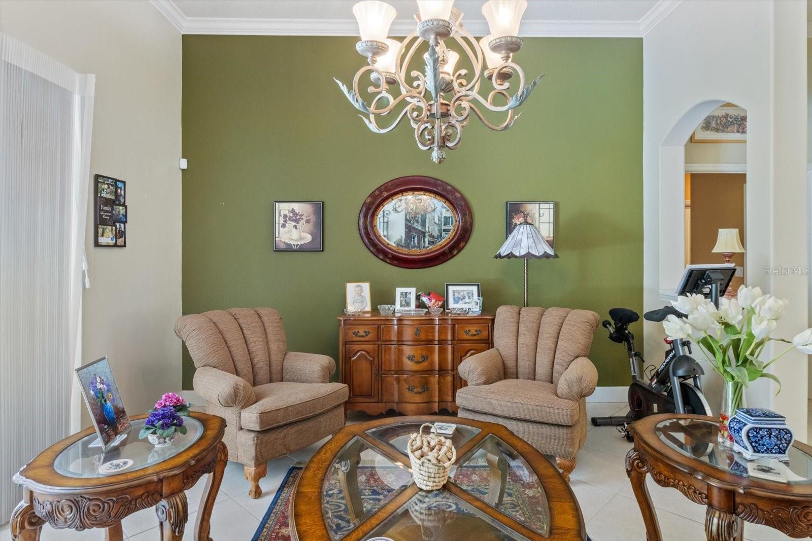 Image 17 of 67 For 6 Woodlee Court N